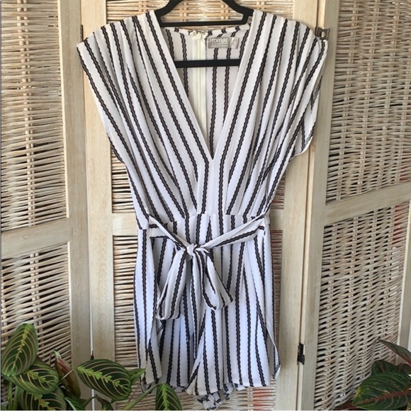 LF Rumor Boutique Striped Romper - Picture 1 of 6